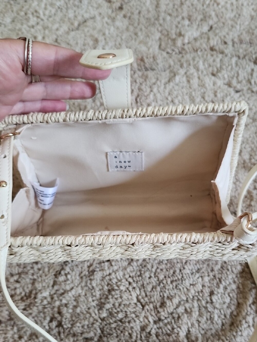 A New Day Woven Paper Crossbody Bag in Cream V A catipn Resort Summer - Picture 4 of 5